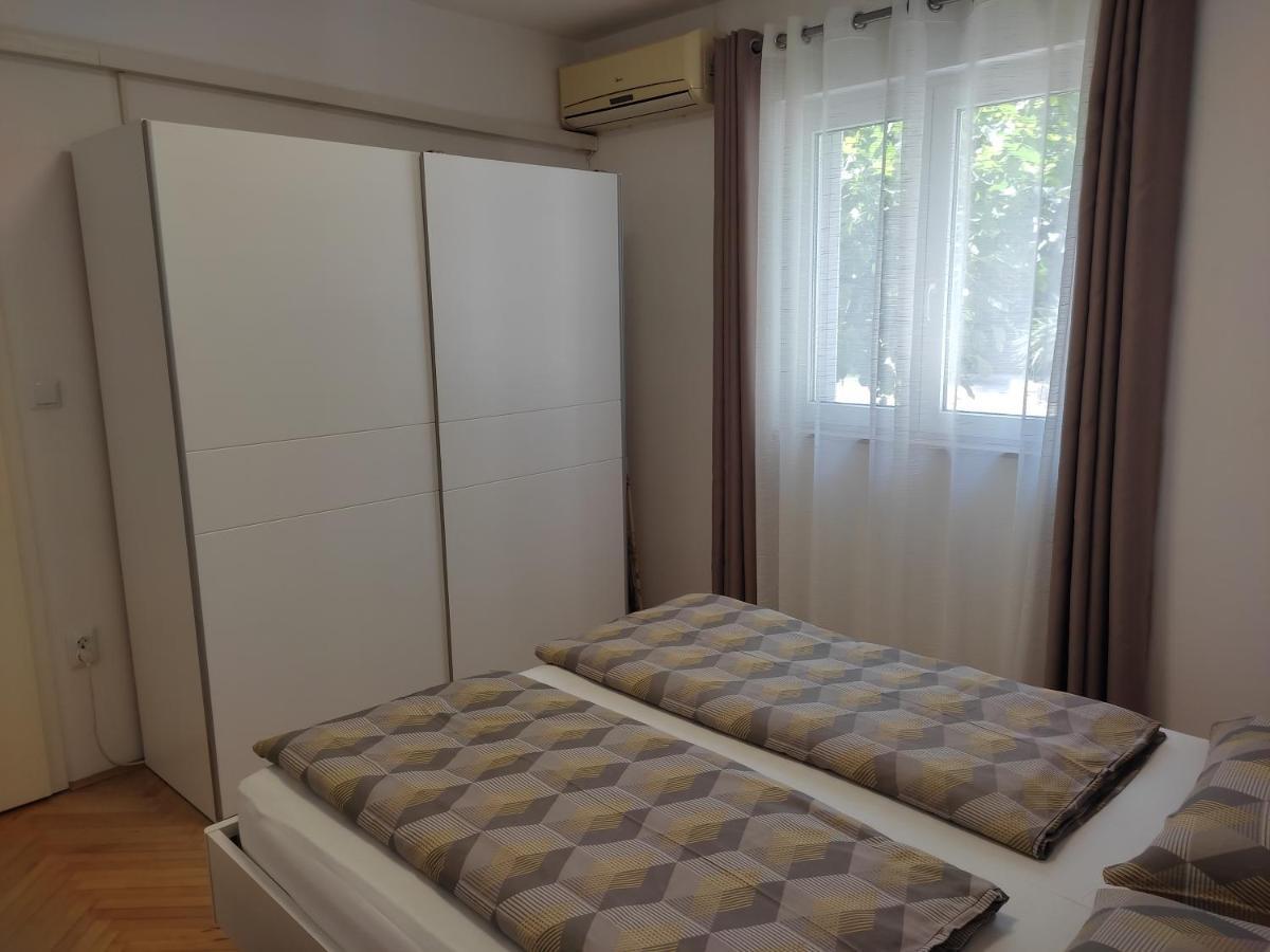 Grey House Apartament *