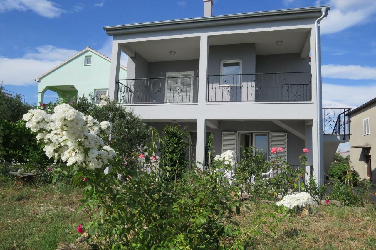 Apartament Grey House *